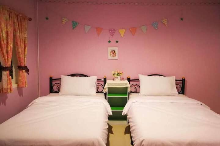 Room 4 of 30