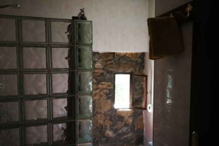 Room 8 of 93