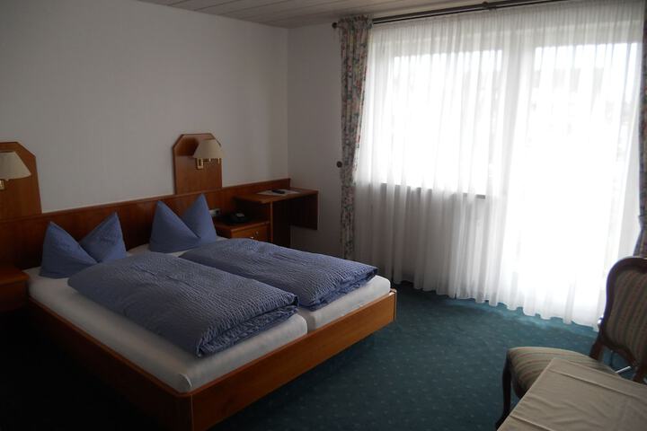 Room 6 of 43