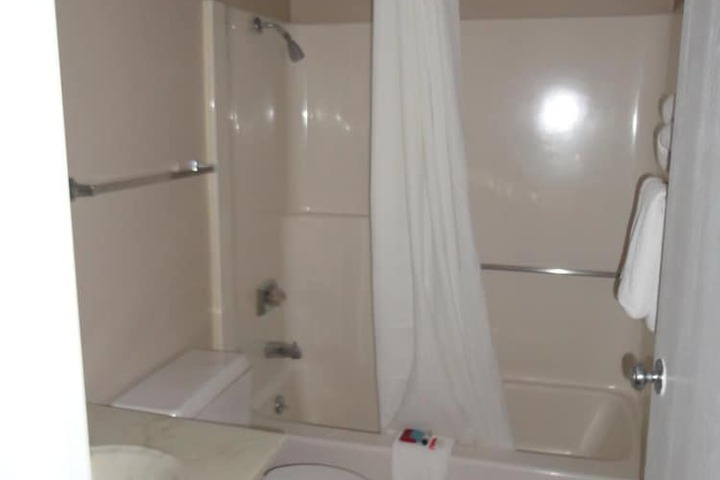 Room 16 of 25