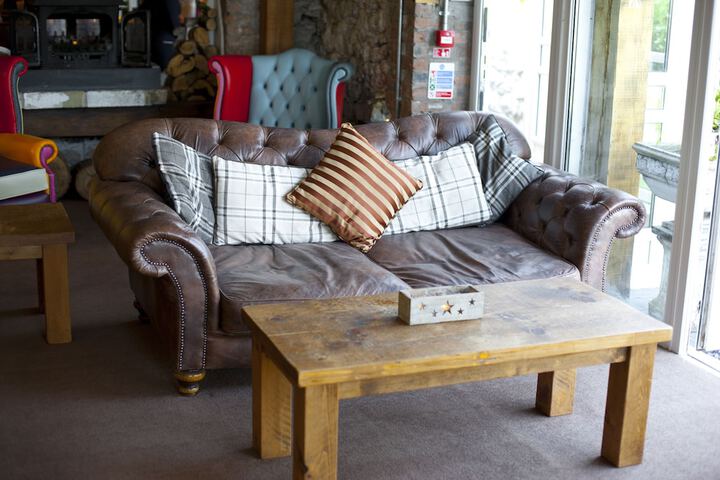 Lounge 54 of 89