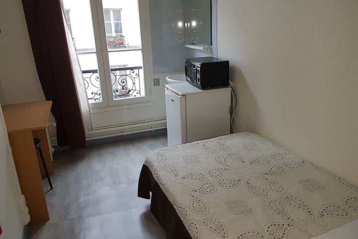 Room 27 of 44
