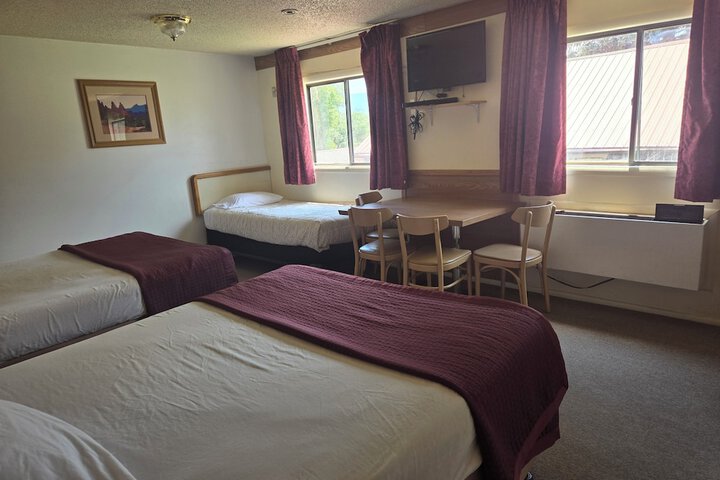 Room 8 of 37