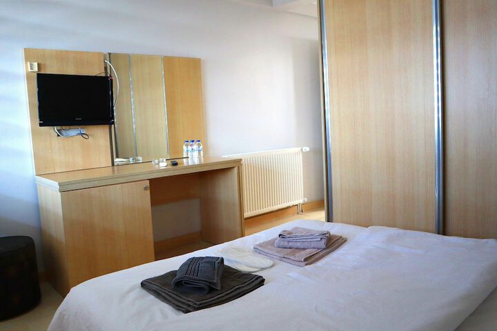 Room 6 of 30