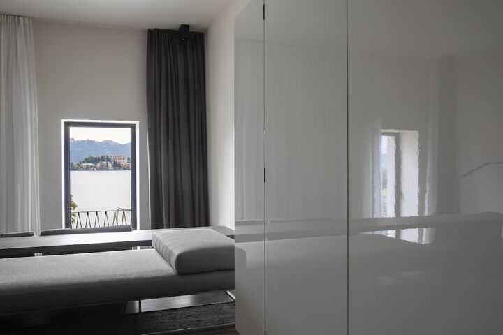 Room 17 of 43