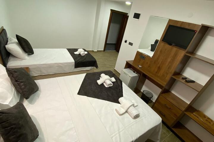 Room 8 of 38