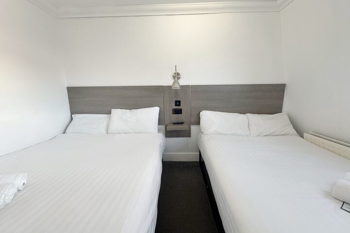 Room 43 of 85