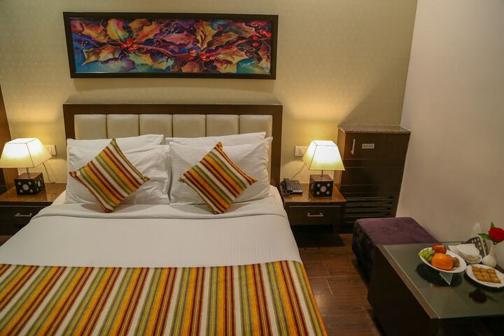 Room 17 of 35