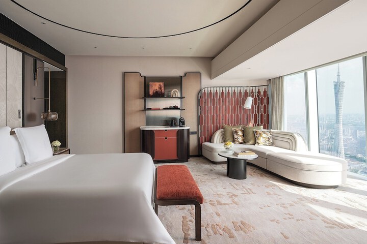 Room 50 of 95