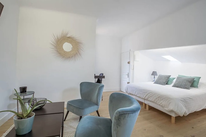 Room 5 of 6