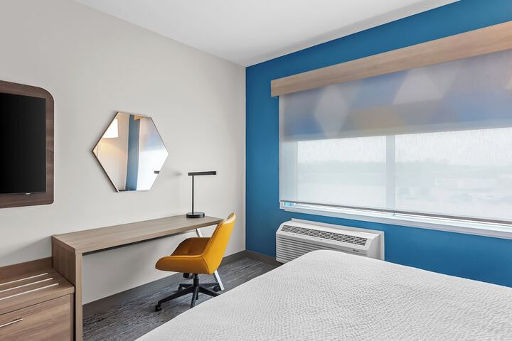 Room 10 of 40