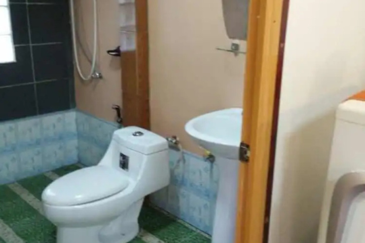 Room 8 of 13