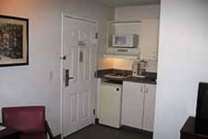 Room 4 of 5