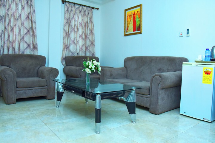 Room 33 of 62