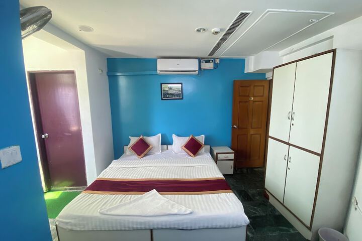 Room 19 of 32