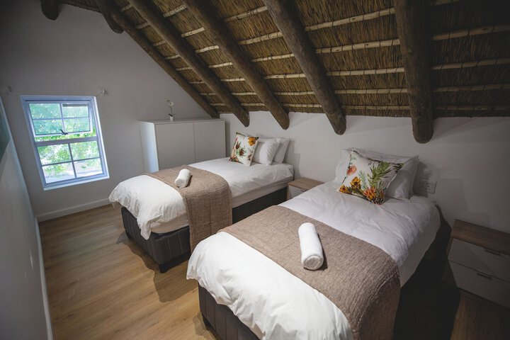 Room 6 of 27