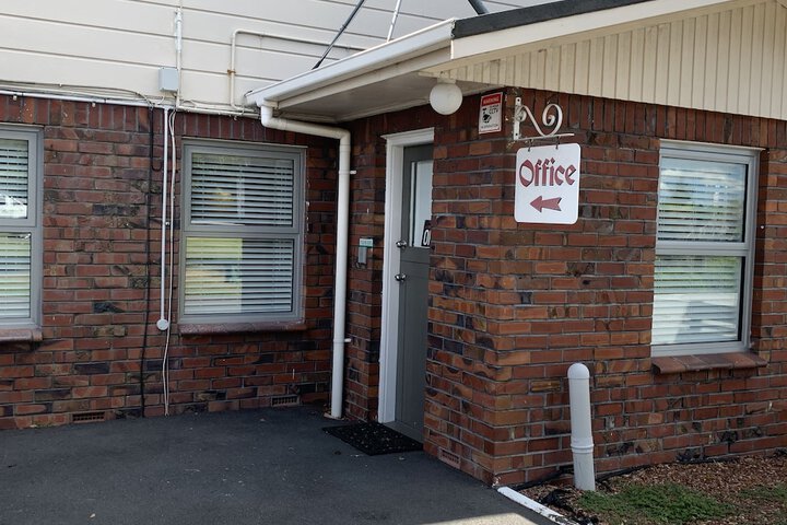 Colonial Motel