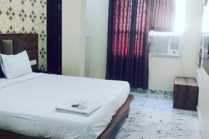 Room 17 of 23