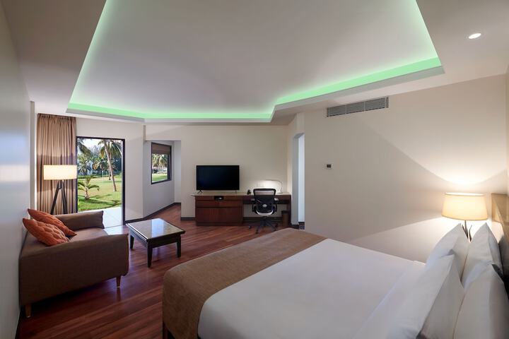 Room 4 of 104