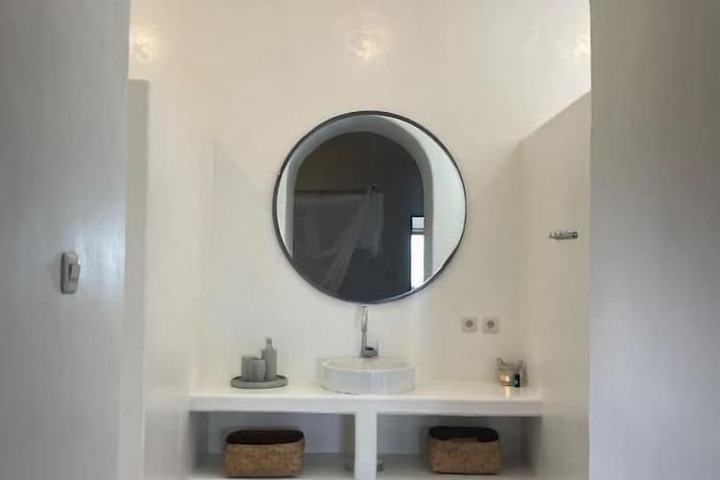 Room 35 of 59