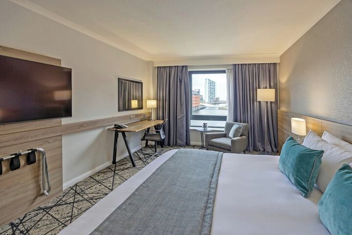 Room 16 of 151