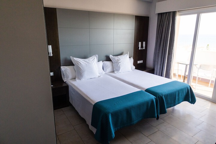 Room 17 of 48