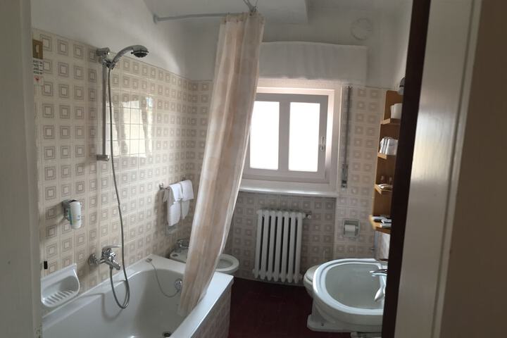 Room 15 of 62