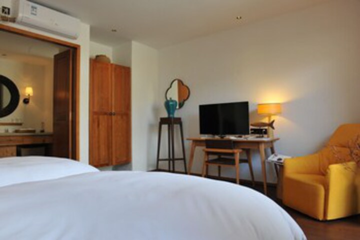 Room 76 of 111