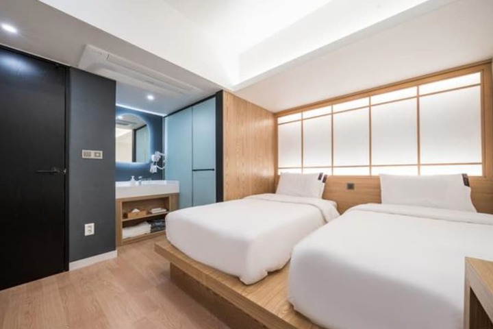 Room 25 of 56