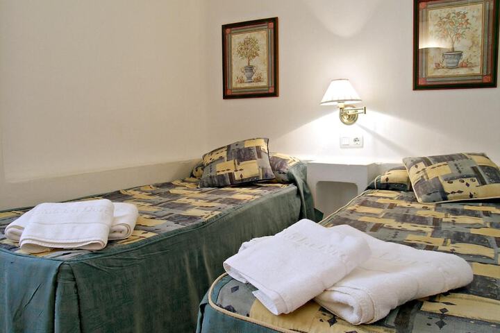 Room 7 of 30