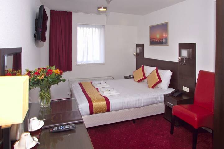 Room 4 of 60