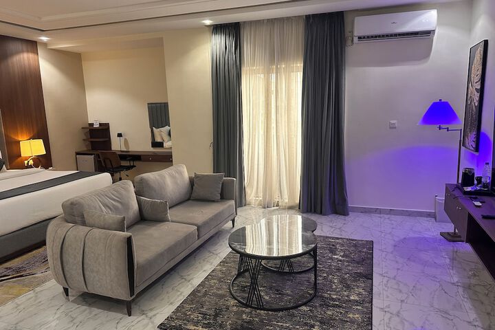 Room 7 of 42