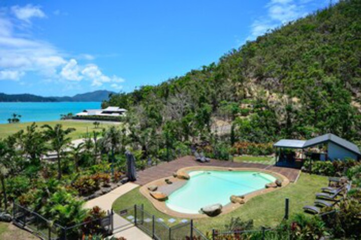 Pool 52 of 82