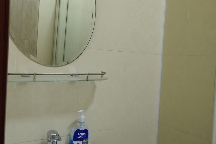 Room 4 of 25