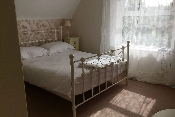 Room 6 of 20