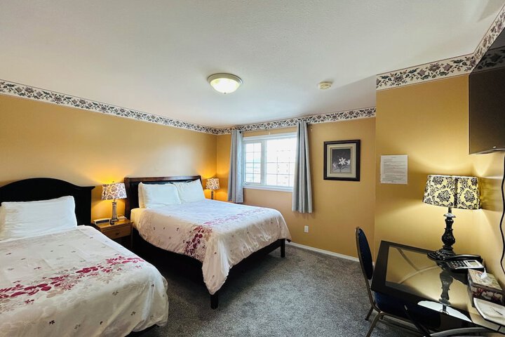Room 5 of 18
