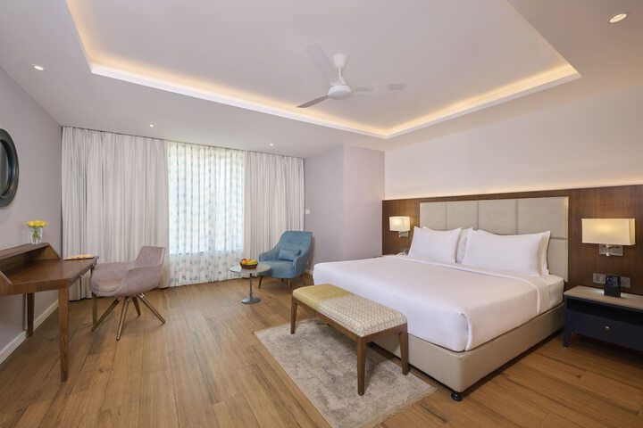 Room 9 of 28