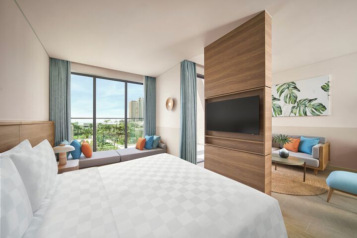 Room 25 of 105