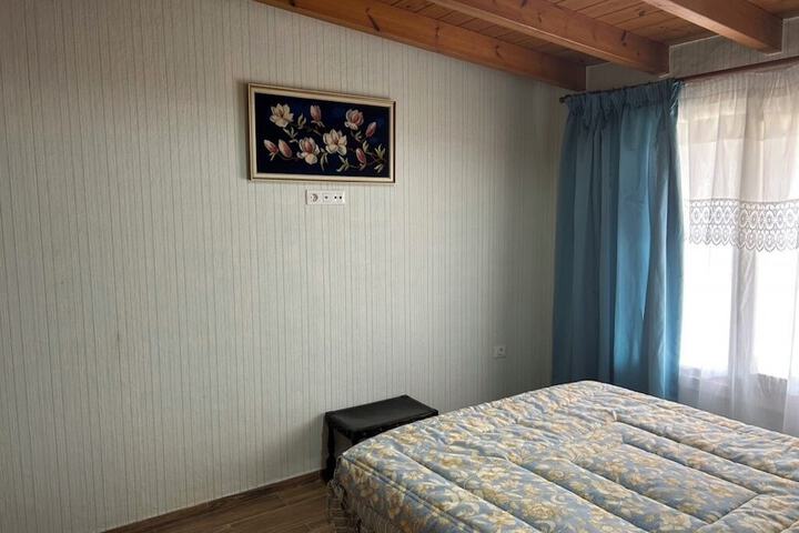Room 3 of 53