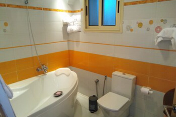 Room 6 of 69