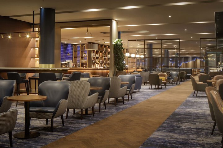 Entrance & Lobby