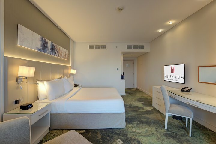 Room 32 of 87