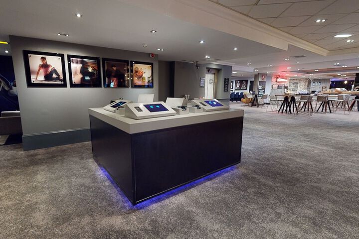 Check-in/check-out kiosk