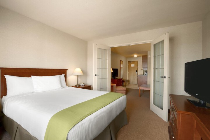 Room 15 of 28