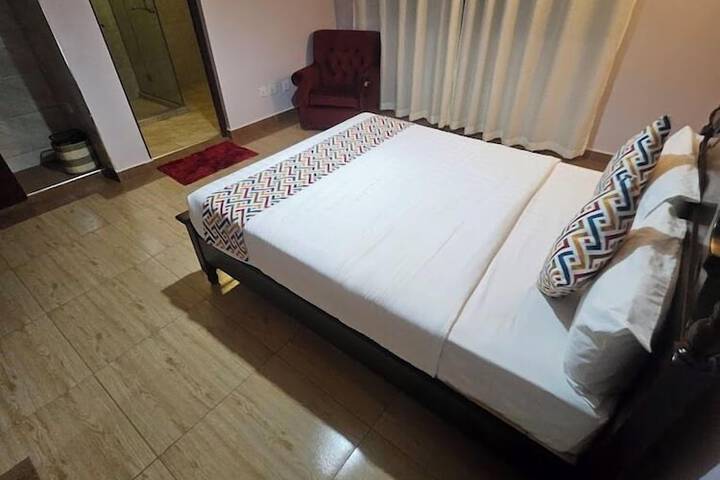 Room 4 of 32