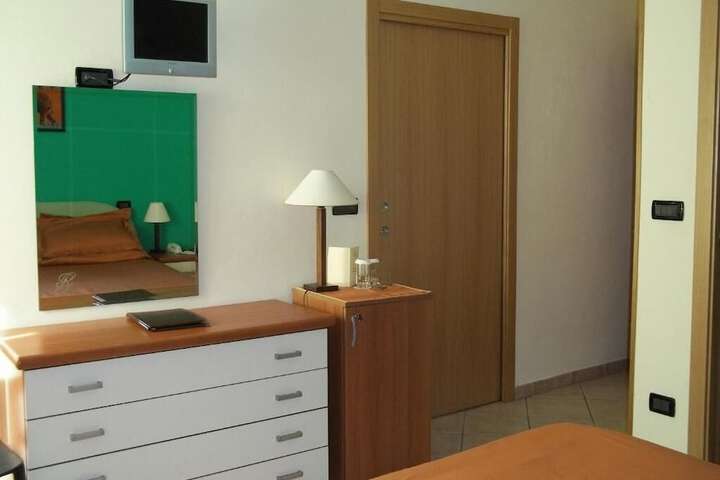 Room 25 of 53