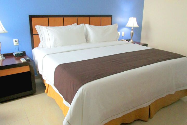 Room 4 of 91