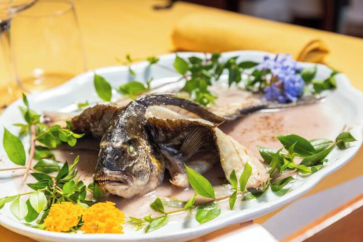 Dining 48 of 72