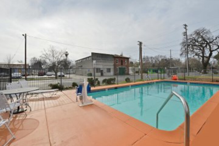 Pool 18 of 22