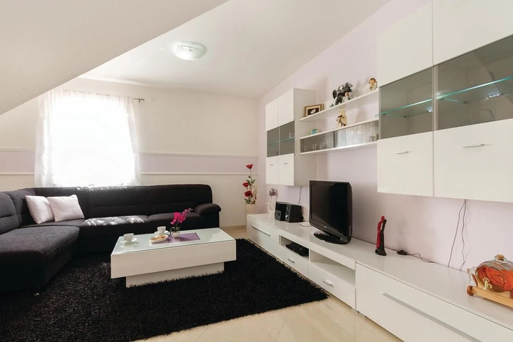 Room 4 of 21